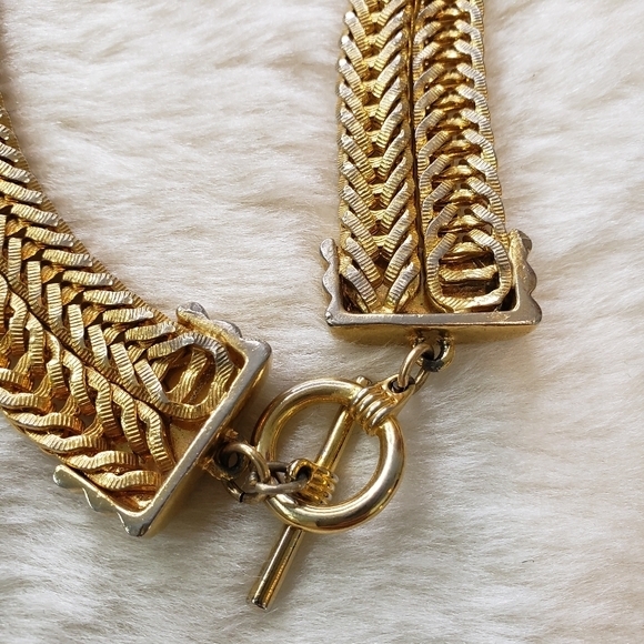 VINTAGE Goldtone Goddess Statement Snake Chain Collar Necklace - Picture 6 of 7